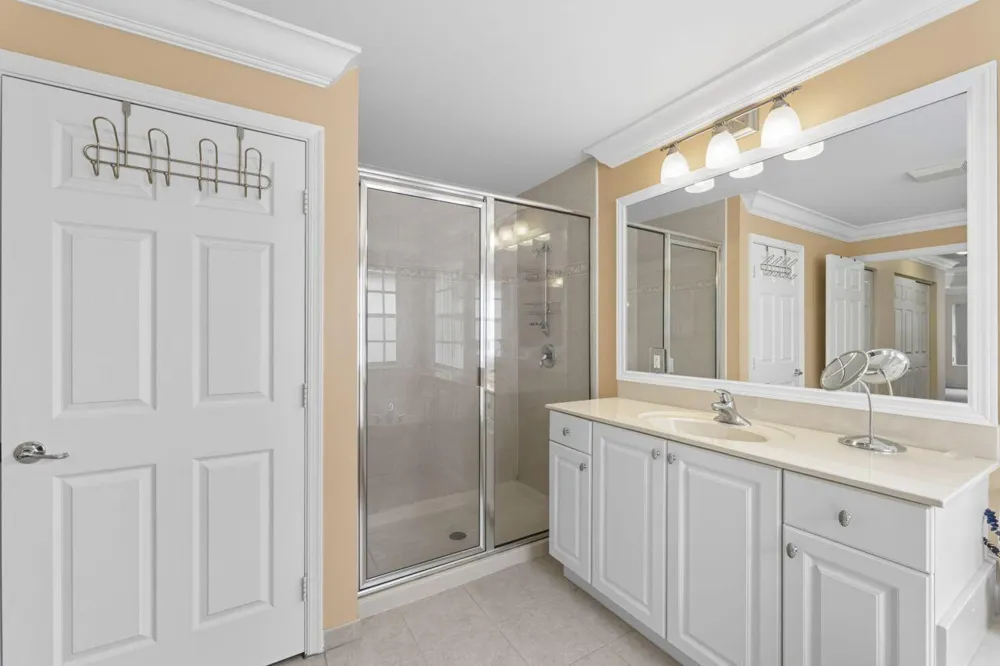 8492 Breezy Oak Way Boynton Beach, FL 33473