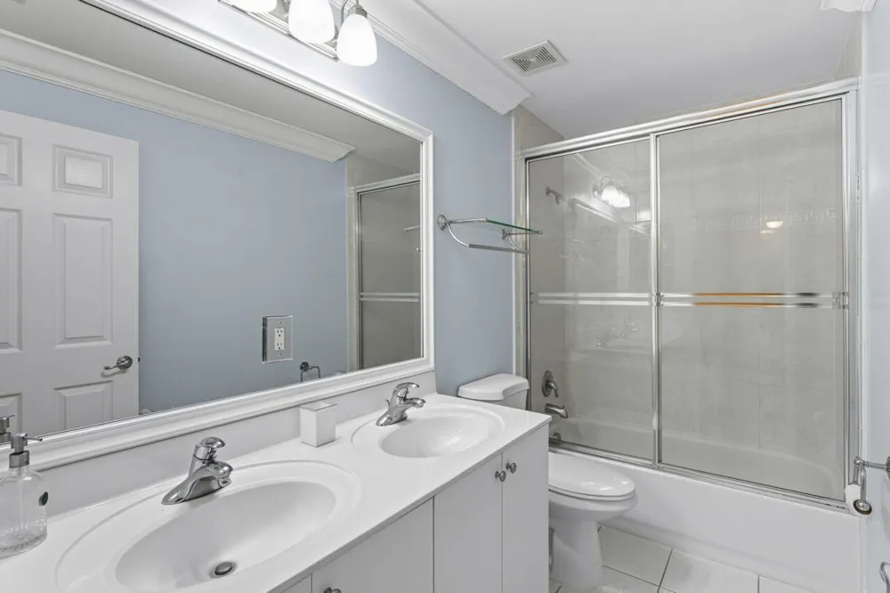 8492 Breezy Oak Way Boynton Beach, FL 33473