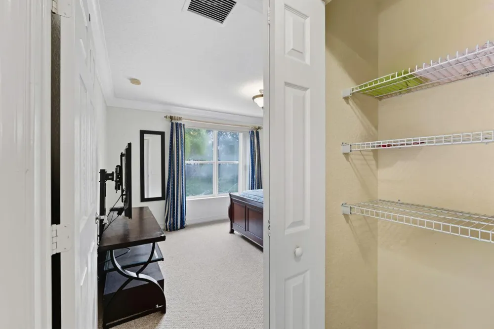 8492 Breezy Oak Way Boynton Beach, FL 33473