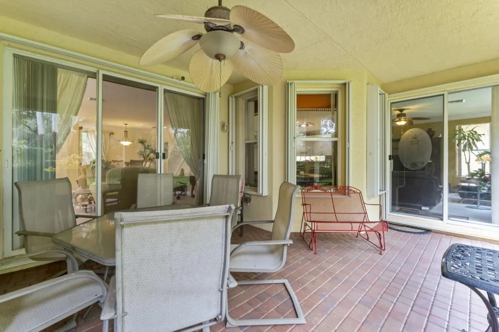 8492 Breezy Oak Way Boynton Beach, FL 33473