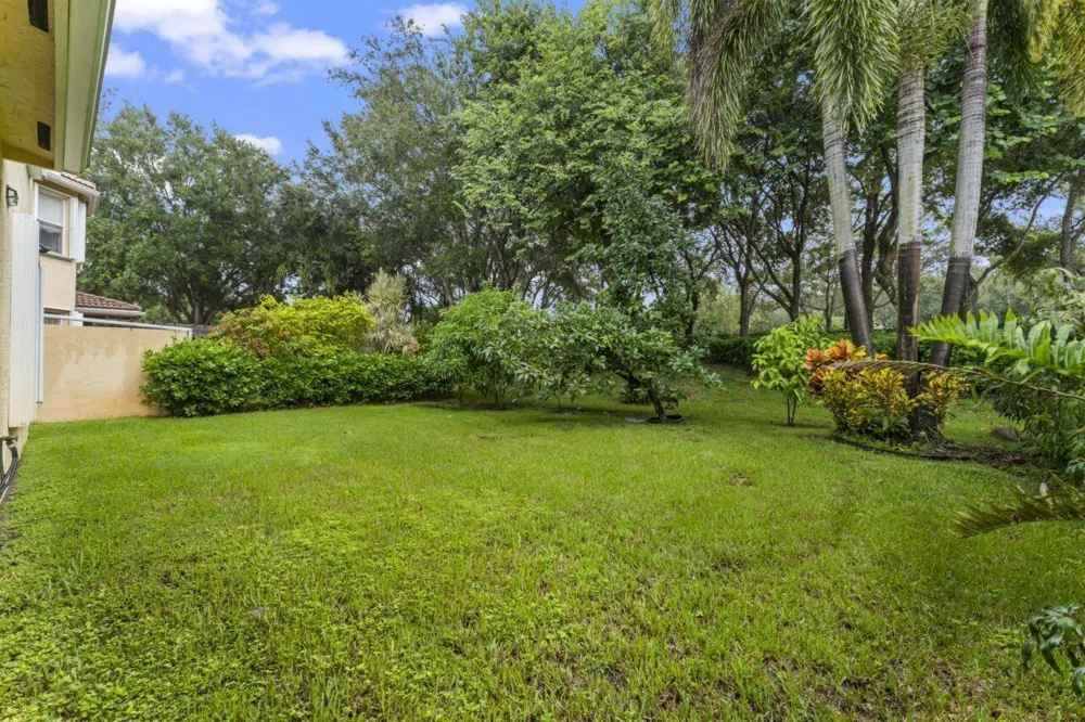 8492 Breezy Oak Way Boynton Beach, FL 33473