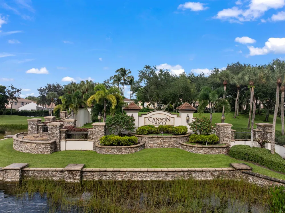 8492 Breezy Oak Way Boynton Beach, FL 33473