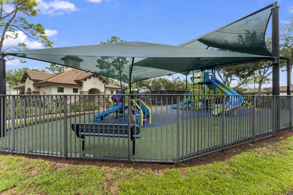 8492 Breezy Oak Way Boynton Beach, FL 33473