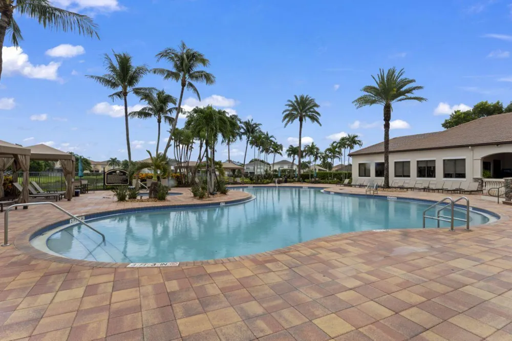 8492 Breezy Oak Way Boynton Beach, FL 33473