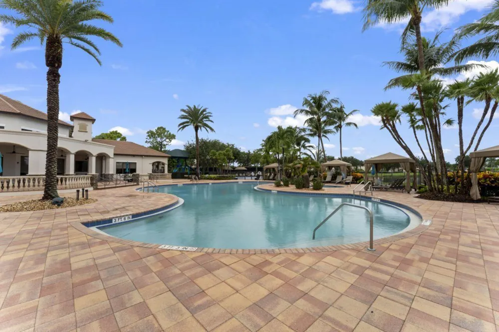 8492 Breezy Oak Way Boynton Beach, FL 33473