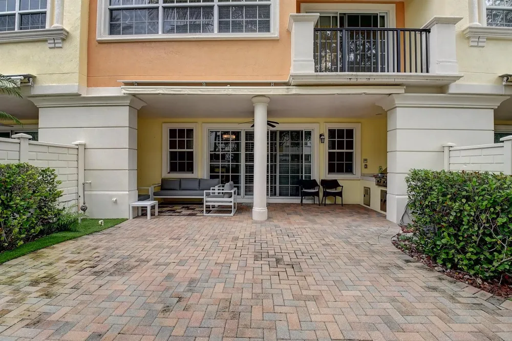 5645 NE Trieste Way Boca Raton, FL 33487