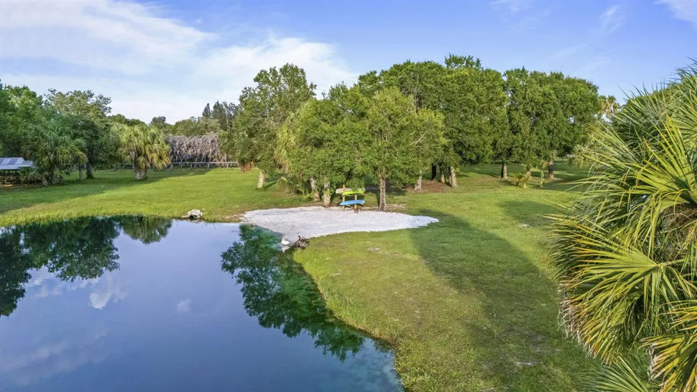 5250 21st Street SW Vero Beach, FL 32968