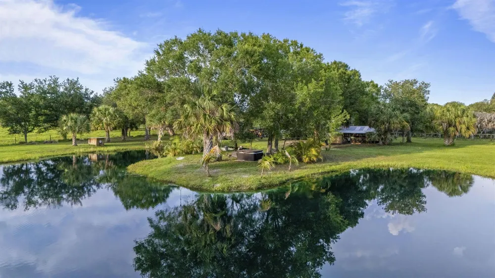 5250 21st Street SW Vero Beach, FL 32968