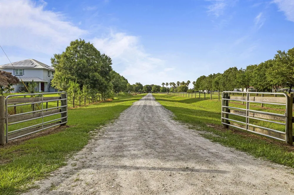 5250 21st Street SW Vero Beach, FL 32968