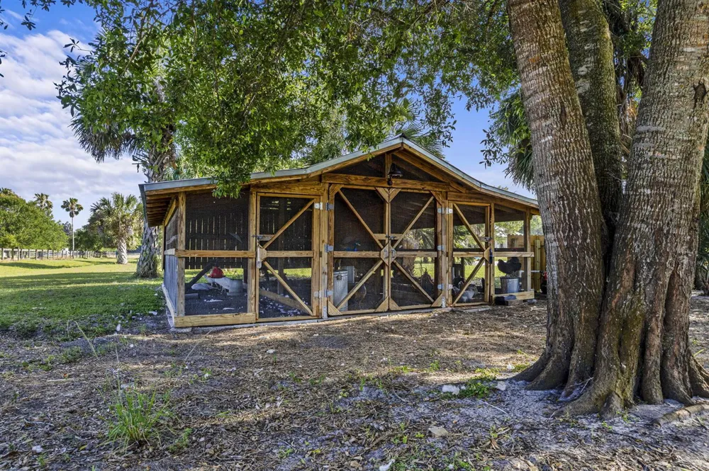 5250 21st Street SW Vero Beach, FL 32968