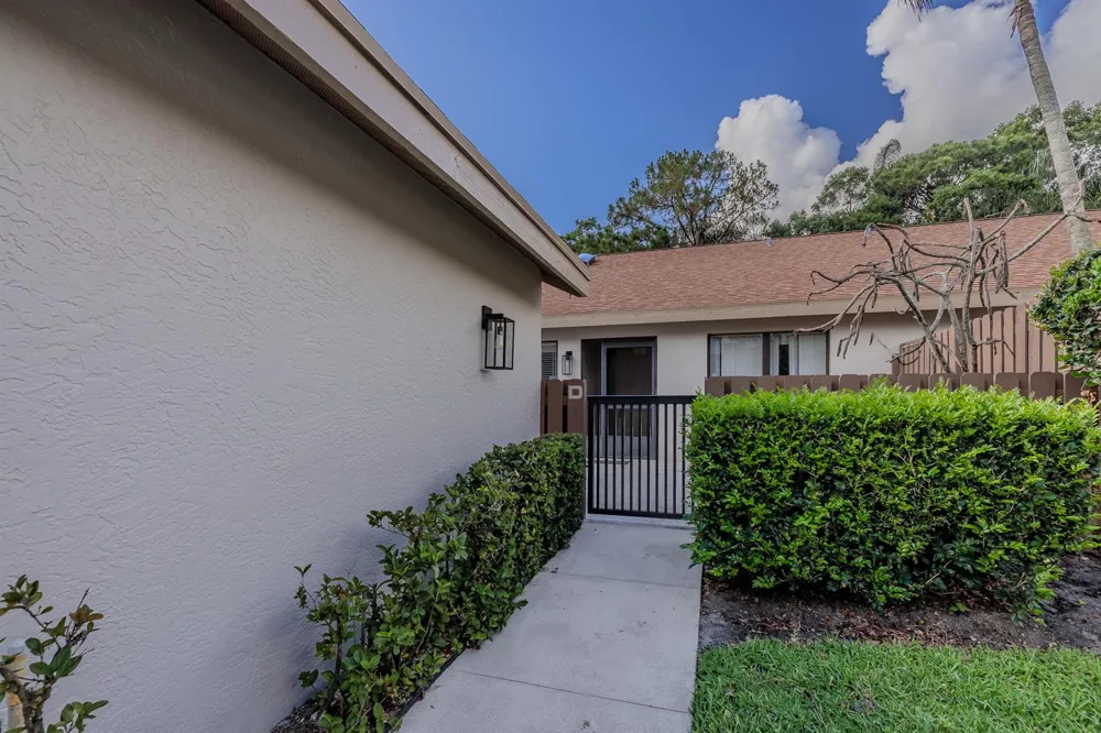 2054 SW Silver Pine Way #123d Palm City, FL 34990