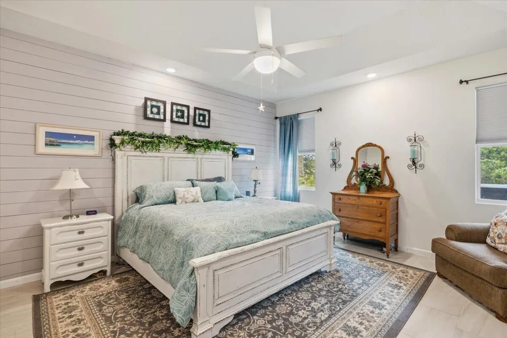 31 52nd Square Vero Beach, FL 32968