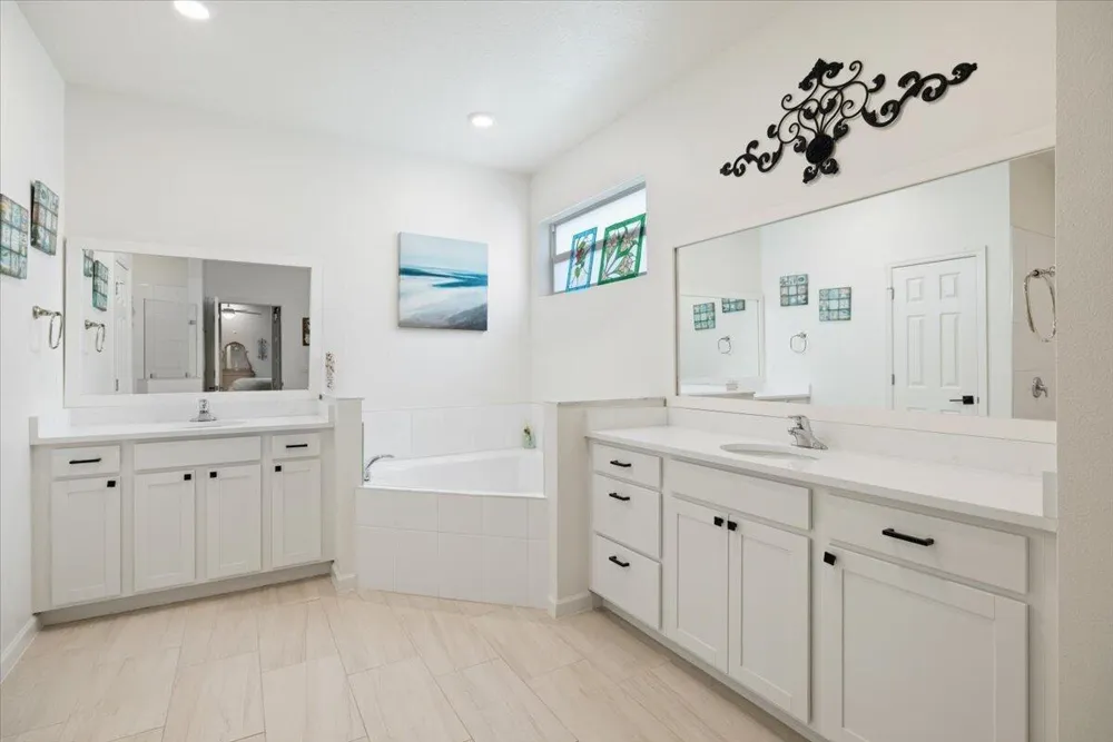 31 52nd Square Vero Beach, FL 32968