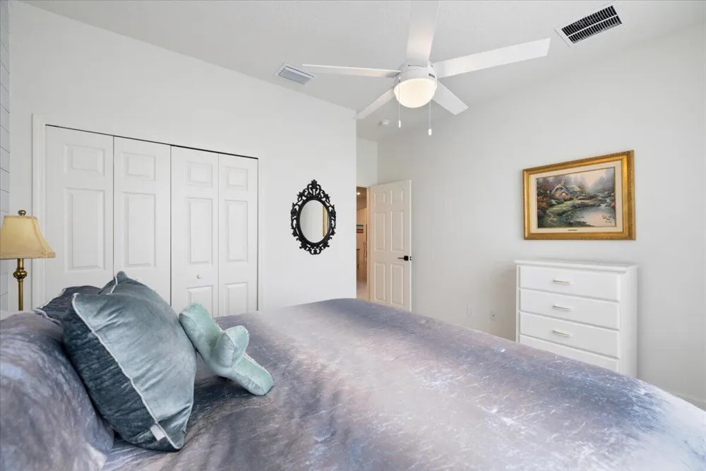 31 52nd Square Vero Beach, FL 32968