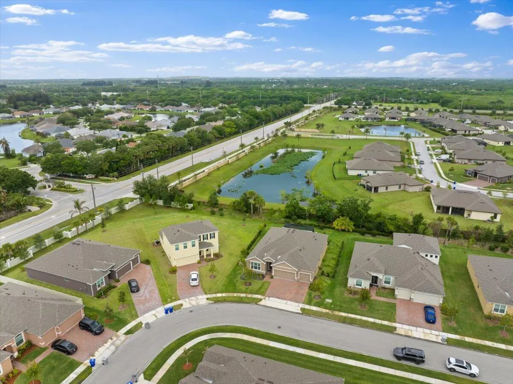 31 52nd Square Vero Beach, FL 32968