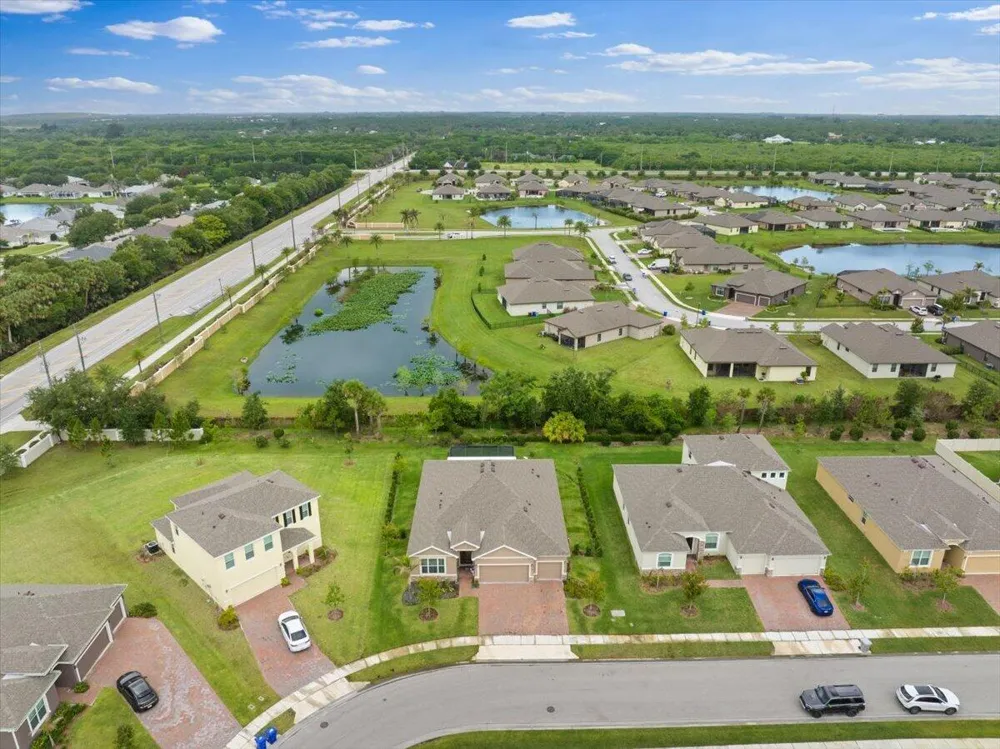 31 52nd Square Vero Beach, FL 32968