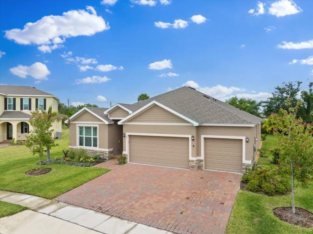 31 52nd Square Vero Beach, FL 32968