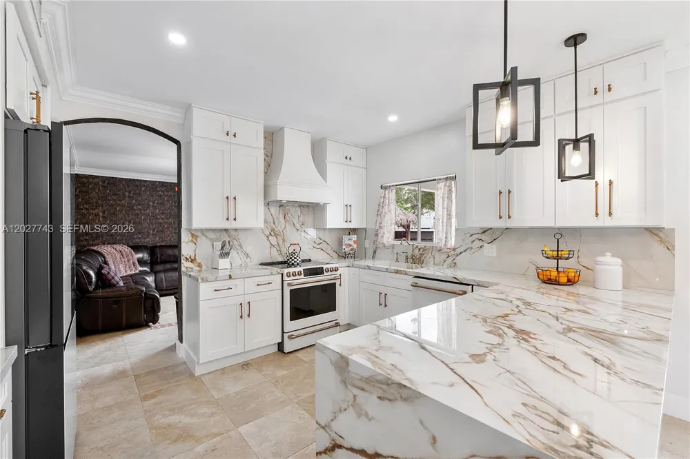 16732 NW 89th Pl Miami Lakes, FL 33018