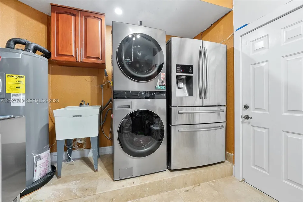 16732 NW 89th Pl Miami Lakes, FL 33018