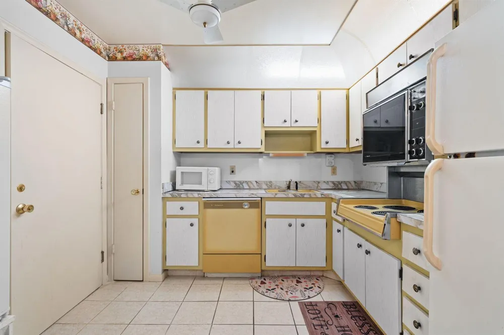 2271 NW 48th Terrace #207 Lauderhill, FL 33313