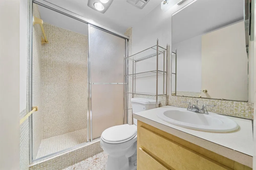 2271 NW 48th Terrace #207 Lauderhill, FL 33313