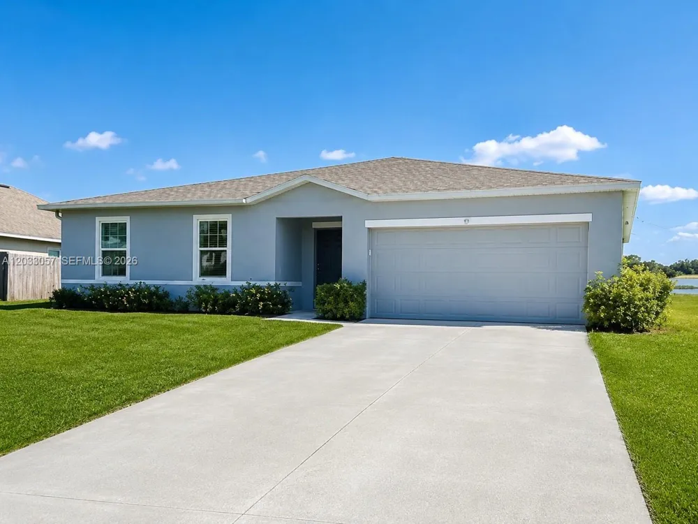 811 SERENADE St NW Palm Bay, FL 32907