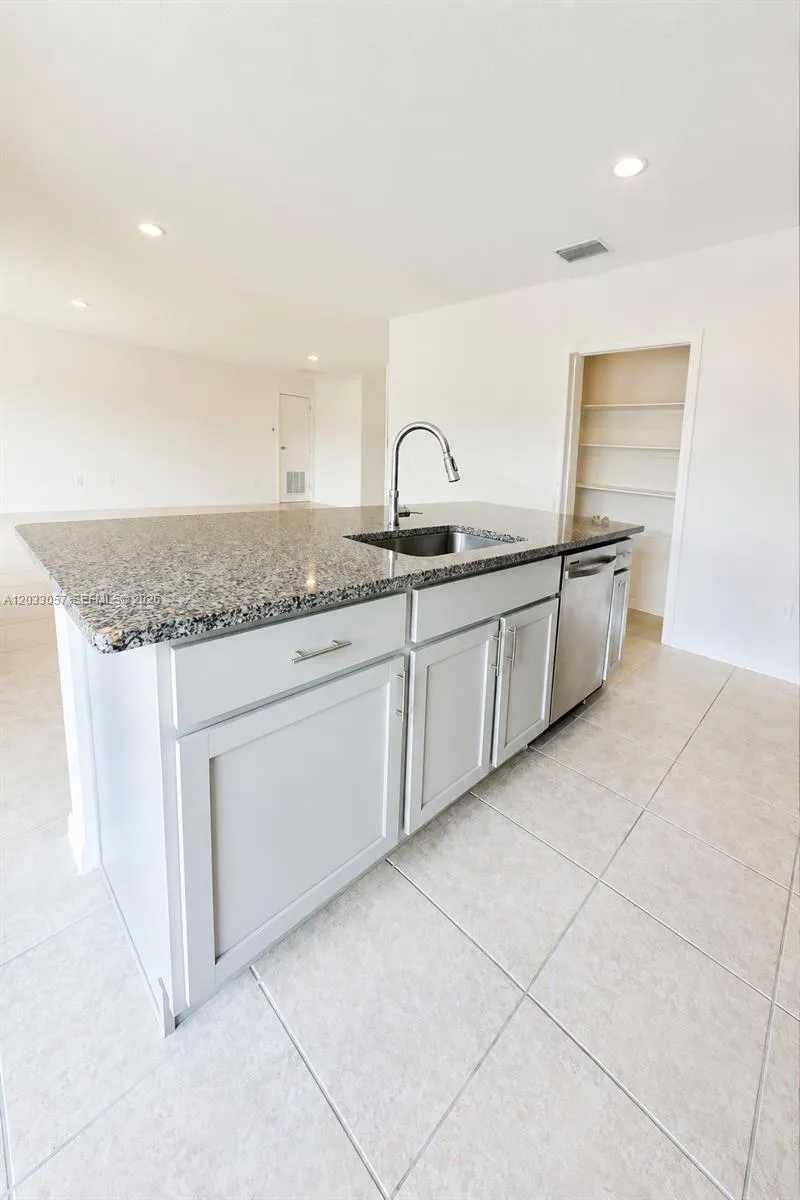 811 SERENADE St NW Palm Bay, FL 32907
