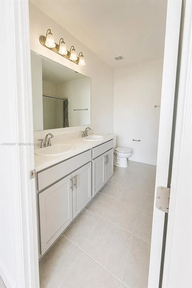 811 SERENADE St NW Palm Bay, FL 32907