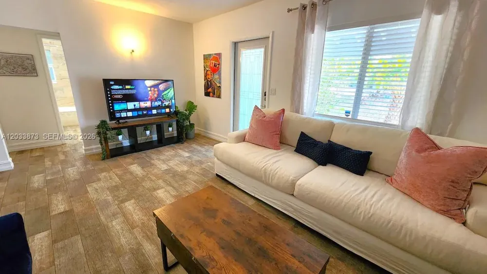 11 NW 47th Ter Miami, FL 33127