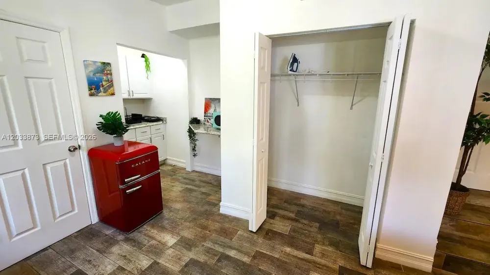 11 NW 47th Ter Miami, FL 33127