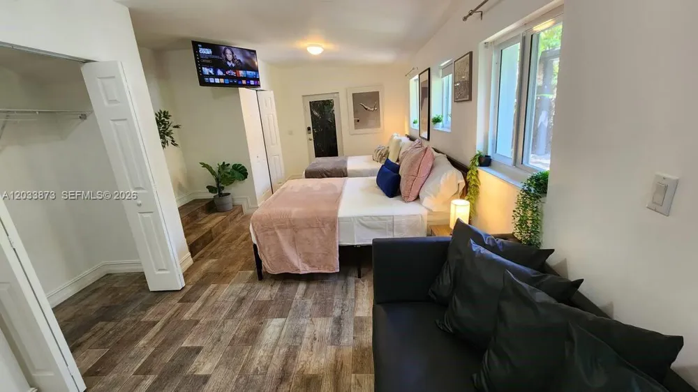 11 NW 47th Ter Miami, FL 33127