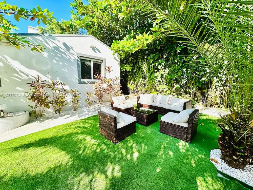 11 NW 47th Ter Miami, FL 33127