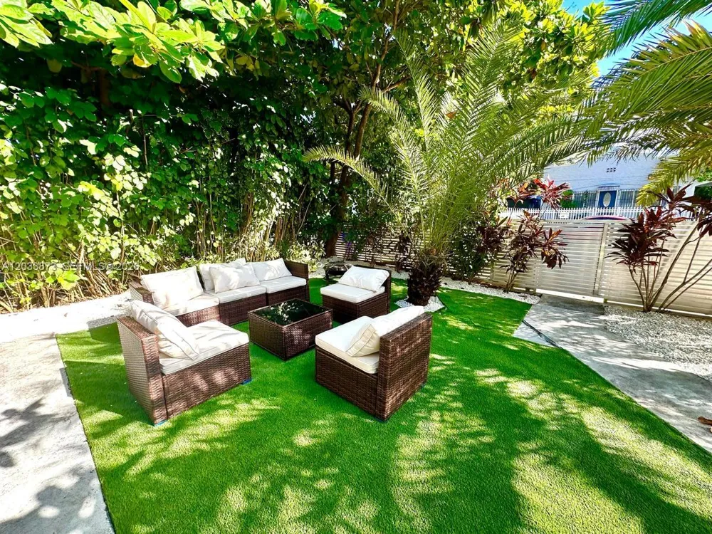 11 NW 47th Ter Miami, FL 33127