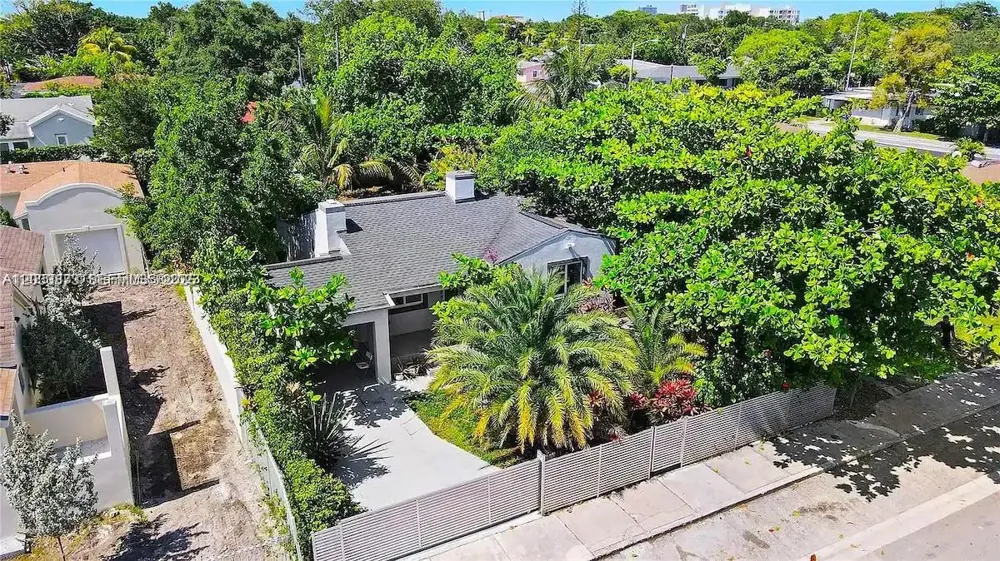 11 NW 47th Ter Miami, FL 33127