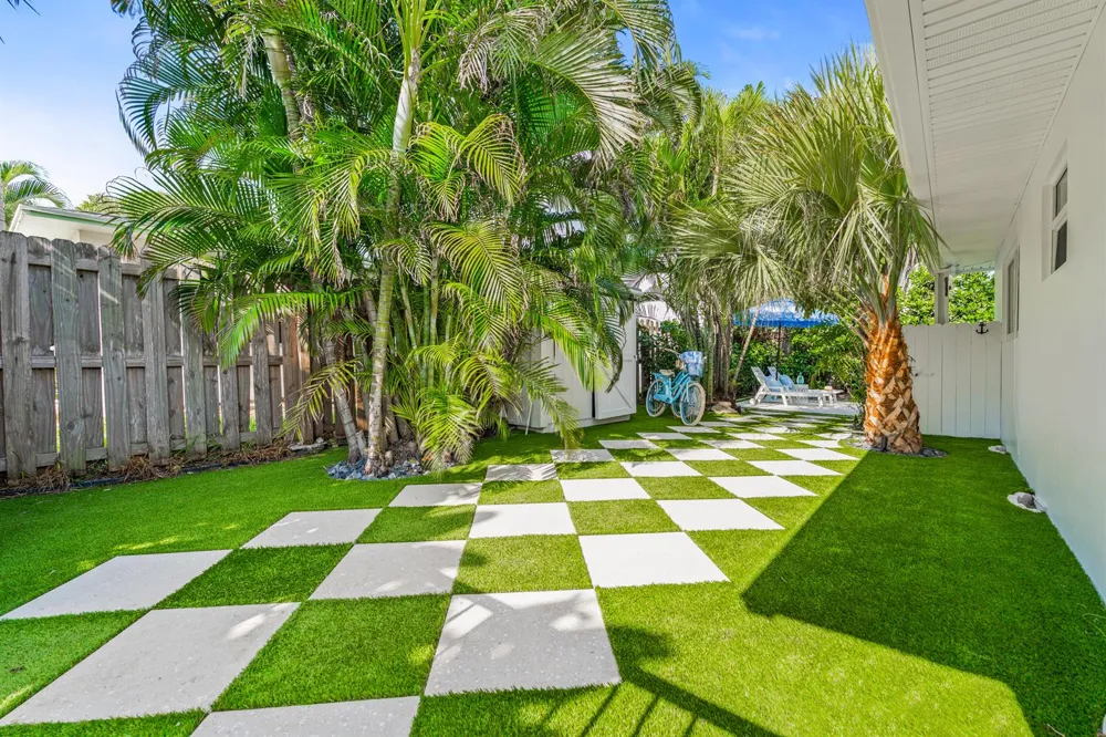 7 Fayette Drive Ocean Ridge, FL 33435
