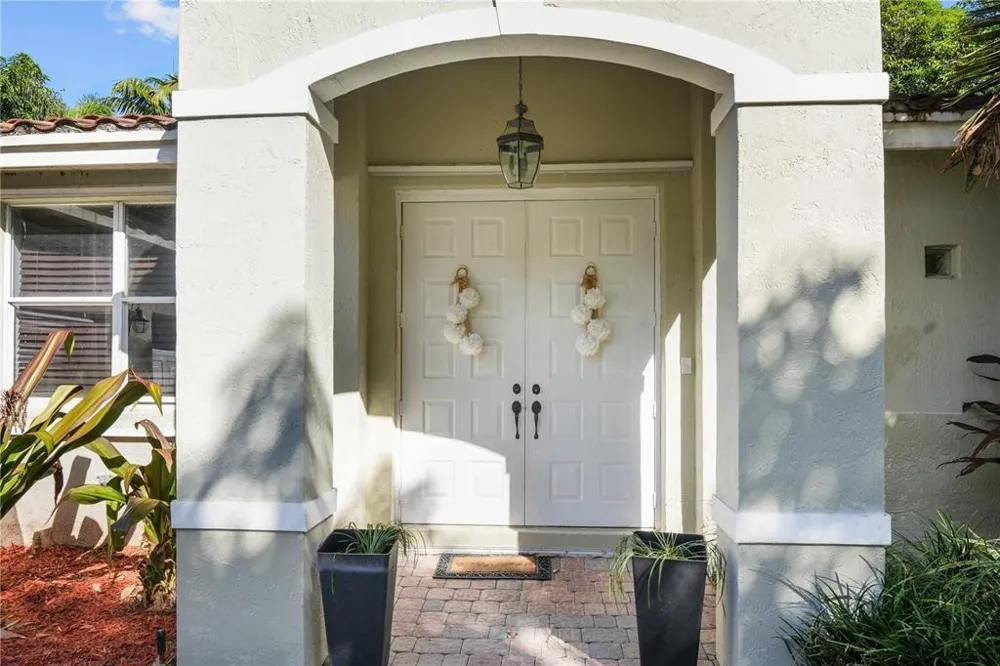 8209 SW 173rd Terrace Palmetto Bay, FL 33157