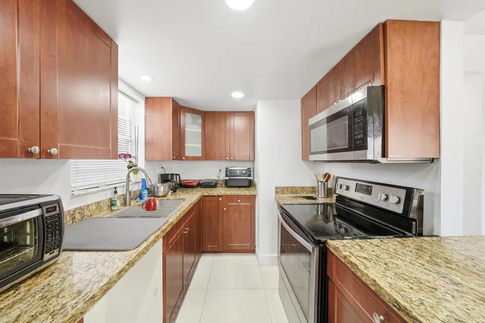 1221 SW 122nd Avenue #401 Miami, FL 33184