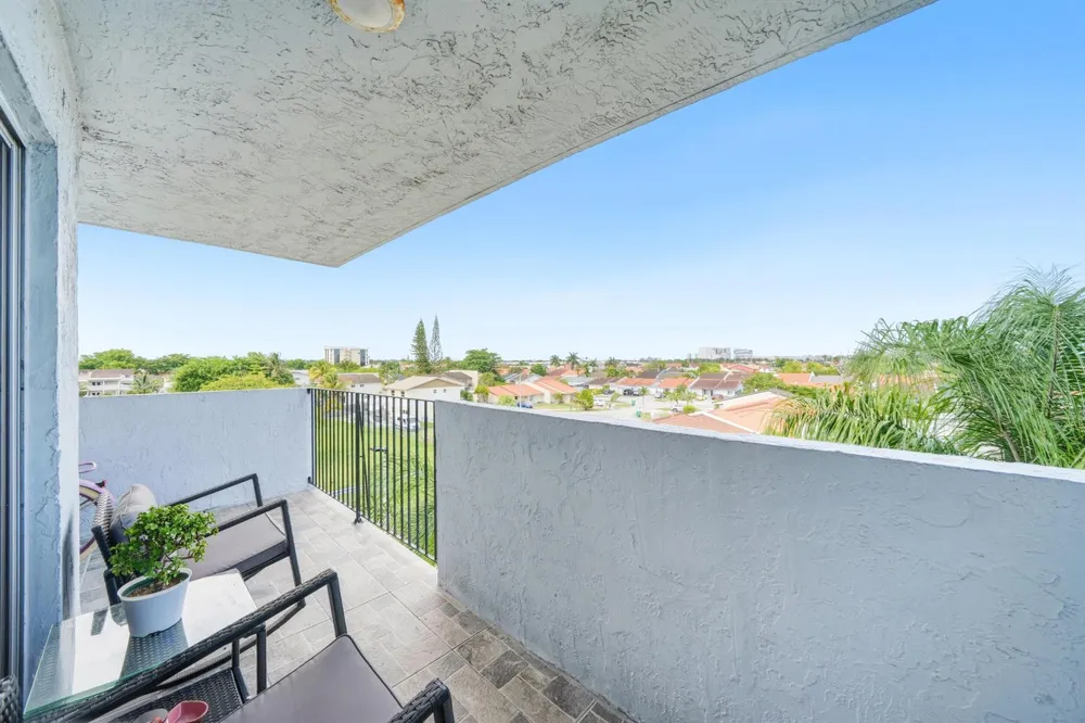 1221 SW 122nd Avenue #401 Miami, FL 33184