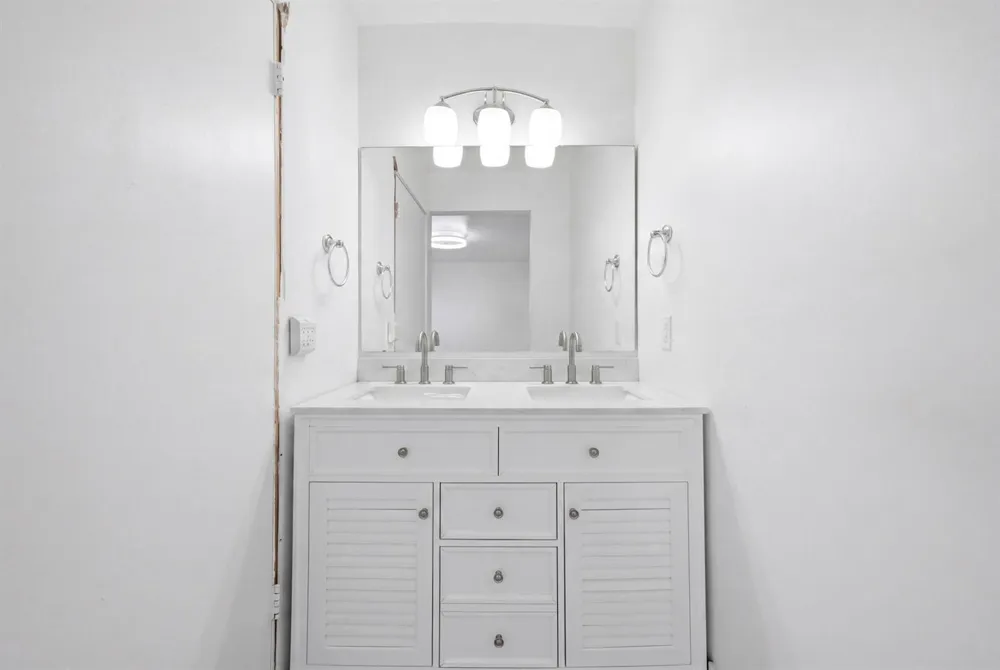 1221 SW 122nd Avenue #401 Miami, FL 33184