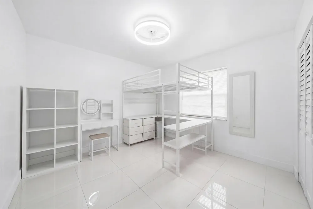 1221 SW 122nd Avenue #401 Miami, FL 33184