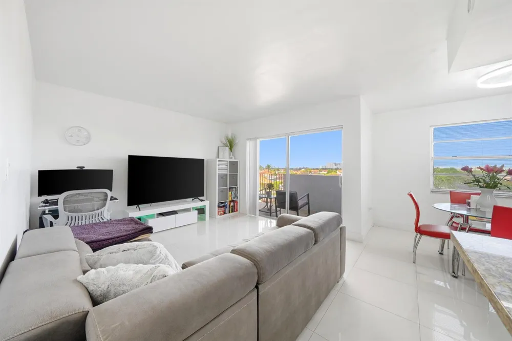 1221 SW 122nd Avenue #401 Miami, FL 33184