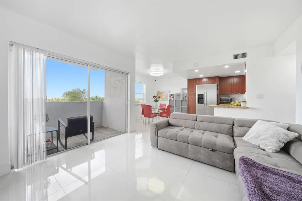 1221 SW 122nd Avenue #401 Miami, FL 33184