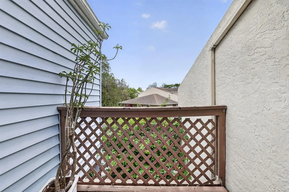 153 W Hemingway Circle W Margate, FL 33063