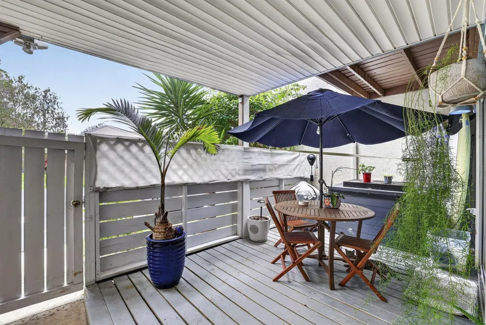 153 W Hemingway Circle W Margate, FL 33063