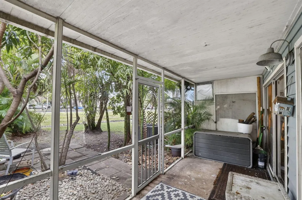 153 W Hemingway Circle W Margate, FL 33063