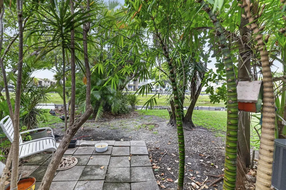 153 W Hemingway Circle W Margate, FL 33063