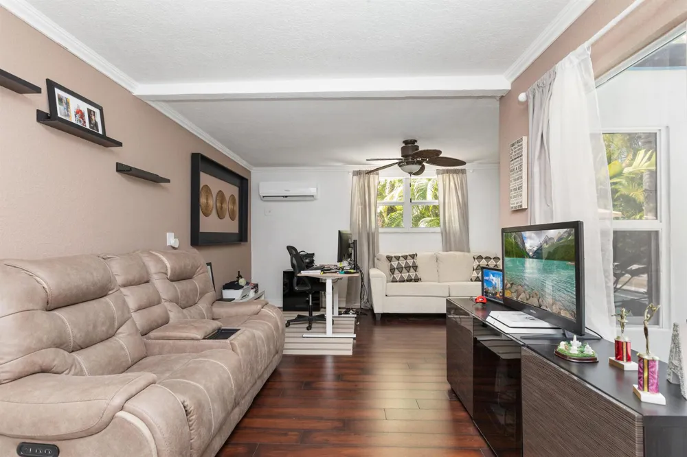 1431 NW 70th Way Plantation, FL 33313