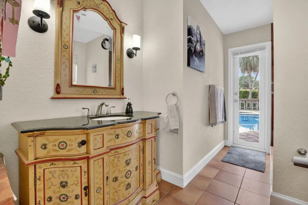 11380 Wayne Drive Cooper City, FL 33026