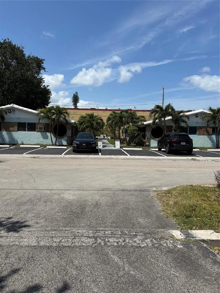 2117 Polk Street Hollywood, FL 33020