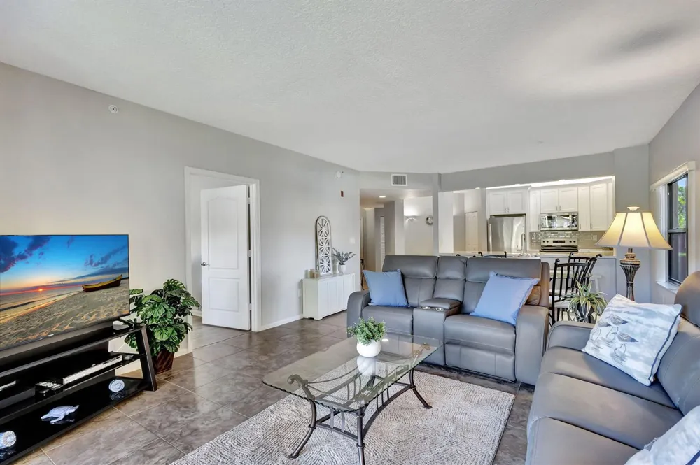 300 Uno Lago Drive #101 Juno Beach, FL 33408